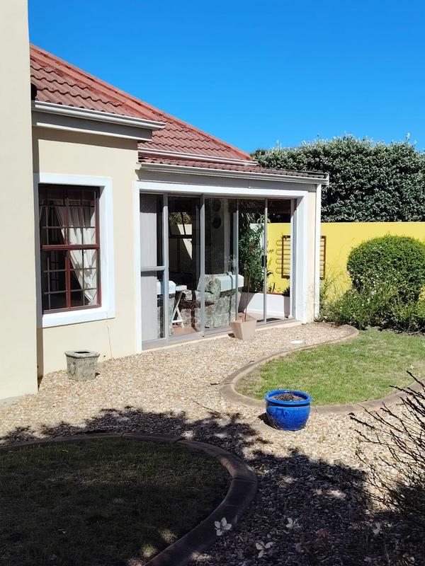 To Let 3 Bedroom Property for Rent in Sandbaai Western Cape